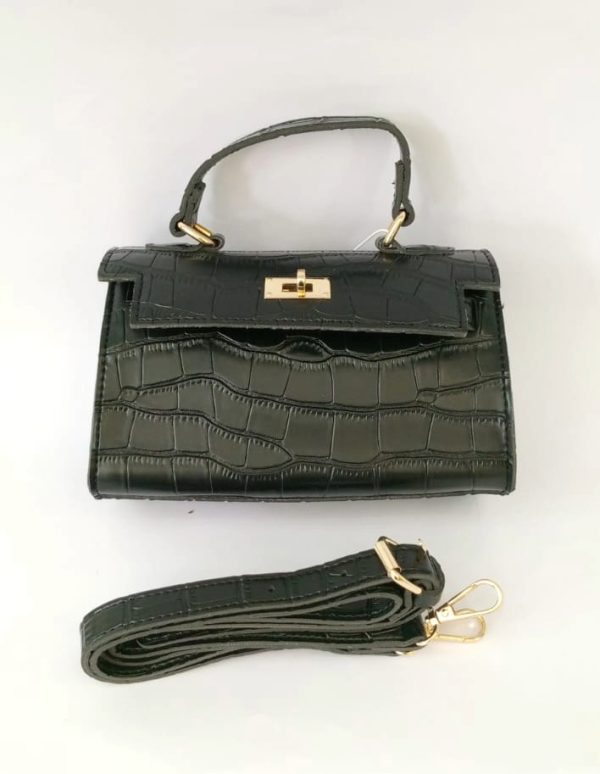 BOLSO NEGRO CON TEXTURA